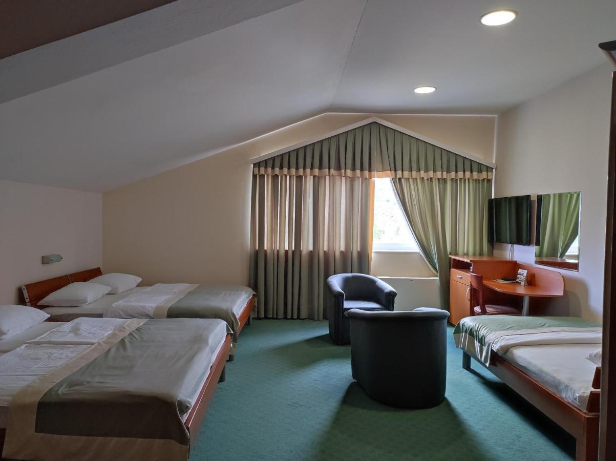 Hotel Bacchus ลิฟโน ภายนอก รูปภาพ