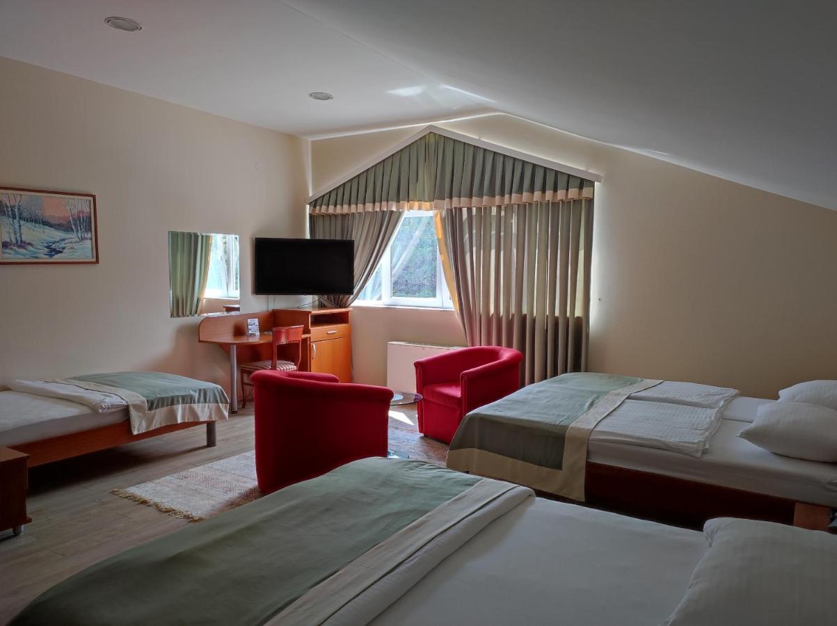 Hotel Bacchus ลิฟโน ภายนอก รูปภาพ