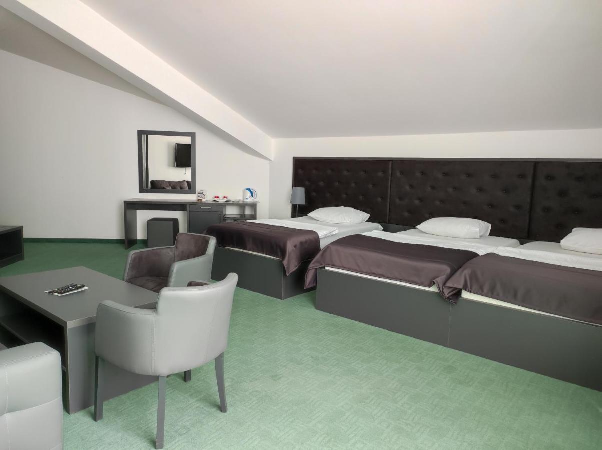 Hotel Bacchus ลิฟโน ภายนอก รูปภาพ